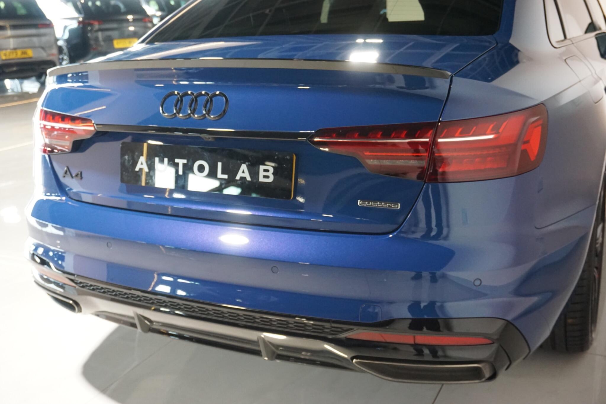 Audi A4 2.0 TDI 40 Black Edition Saloon 4dr Diesel S Tronic quattro Euro 6 (s/s) (204 ps)